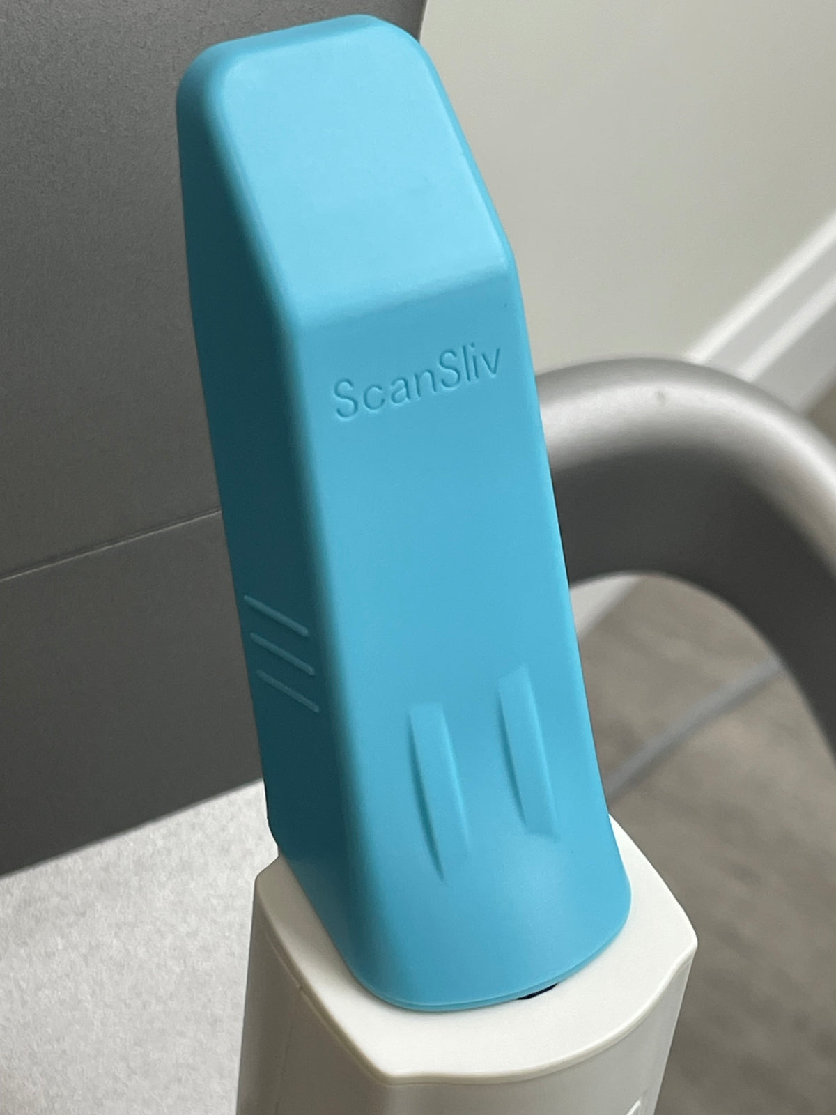 element sleeve by Scansliv